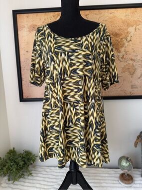 Lularoe Perfect T tee shirt size large